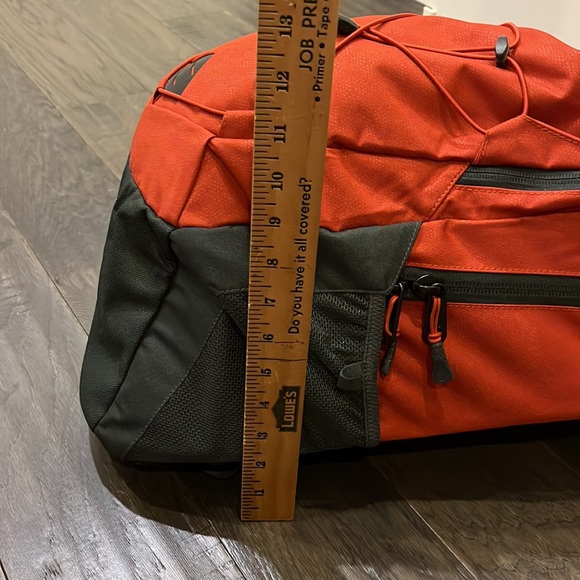 The North Face Jester Backpack 15'' Laptop School book Bag new - Picture 15 of 16